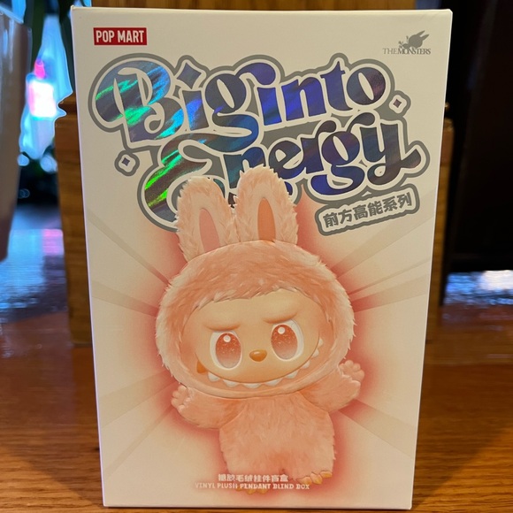 【確実正規品】 Labubu Happiness Big into Energy LABUBU Big into Energy - Happiness
